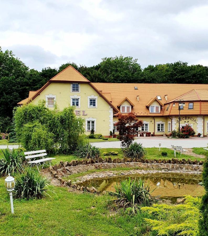 Willa Park Ostrowiec Swietokrzyski Exterior photo