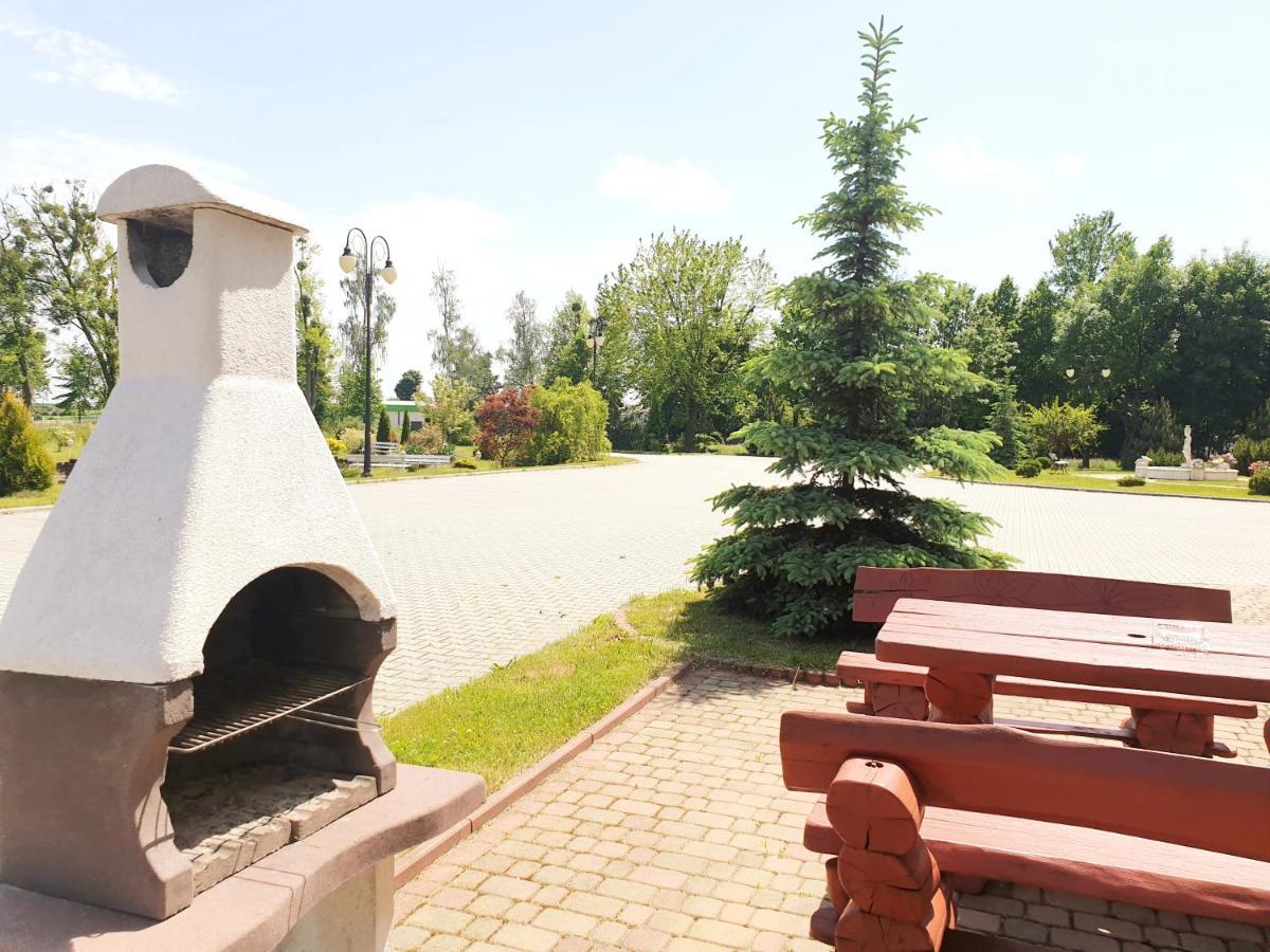 Willa Park Ostrowiec Swietokrzyski Exterior photo