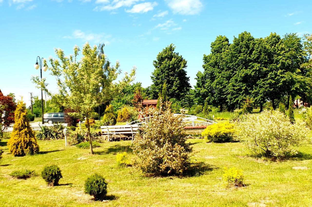 Willa Park Ostrowiec Swietokrzyski Exterior photo