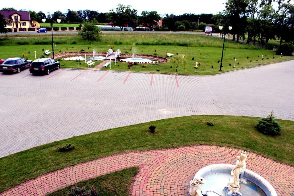 Willa Park Ostrowiec Swietokrzyski Exterior photo